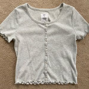 gap grey tshirt